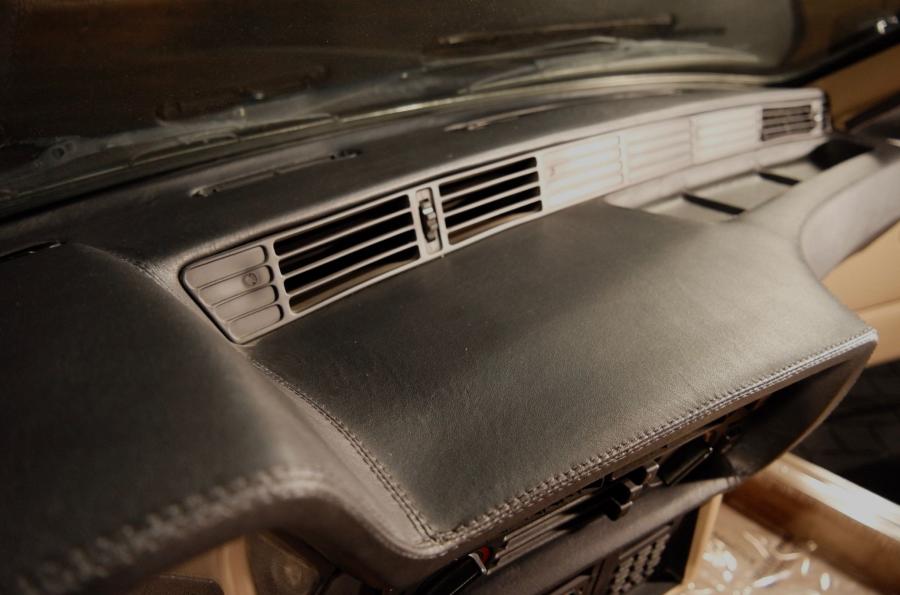 Детали интерьера BMW M6 (E24) 1988 года  (NA) (фото 89 из 158)